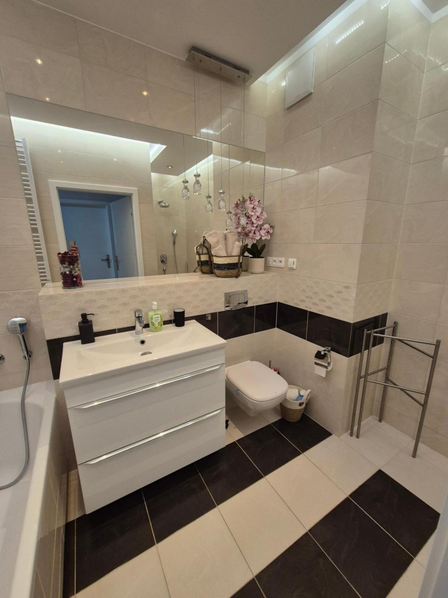 Big 21 Old Town Lux Apartment, Self Check-In 24H, Free Parking พอซนาน ภายนอก รูปภาพ